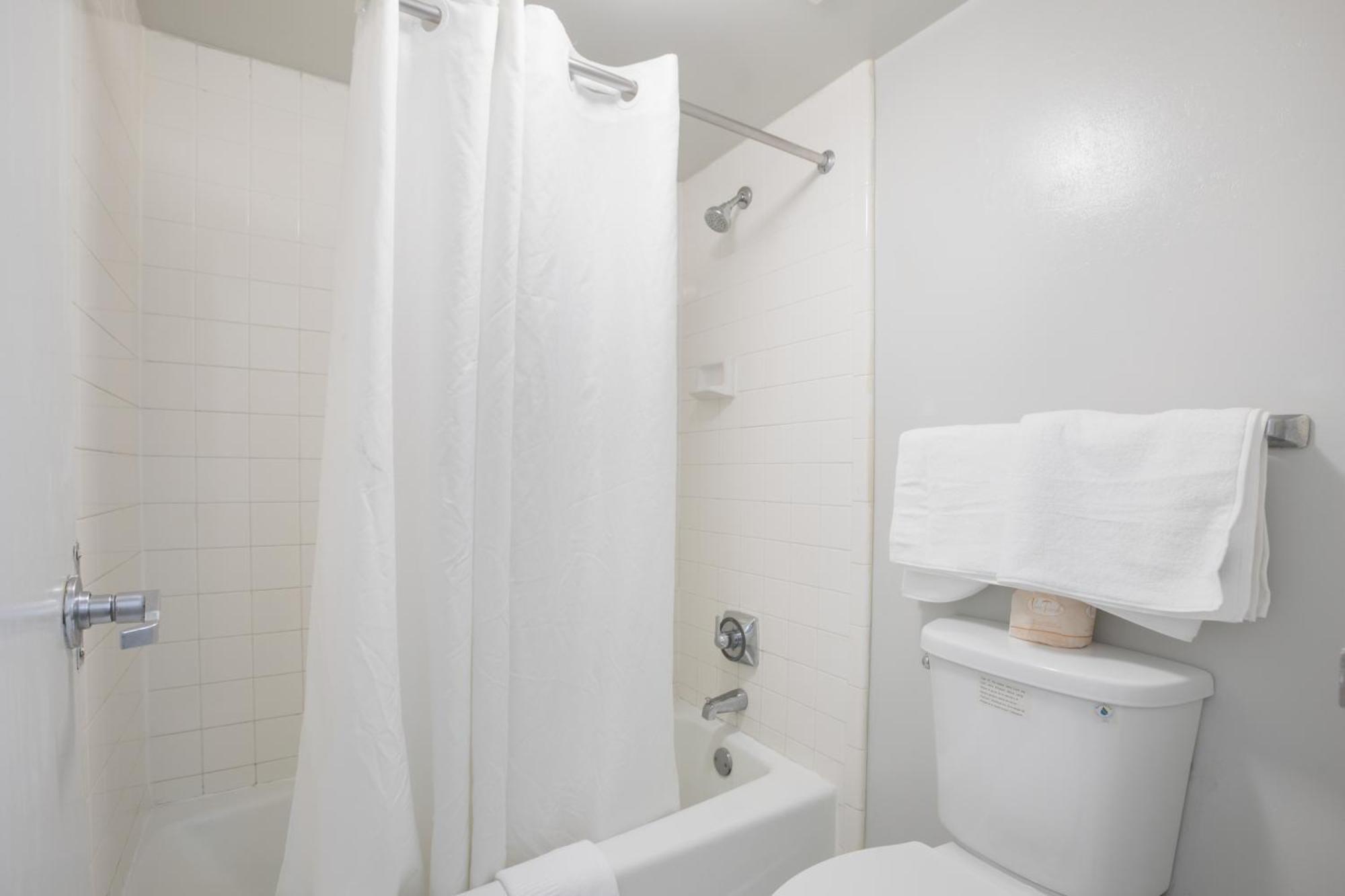Americas Best Value Inn Stockbridge Phòng bức ảnh