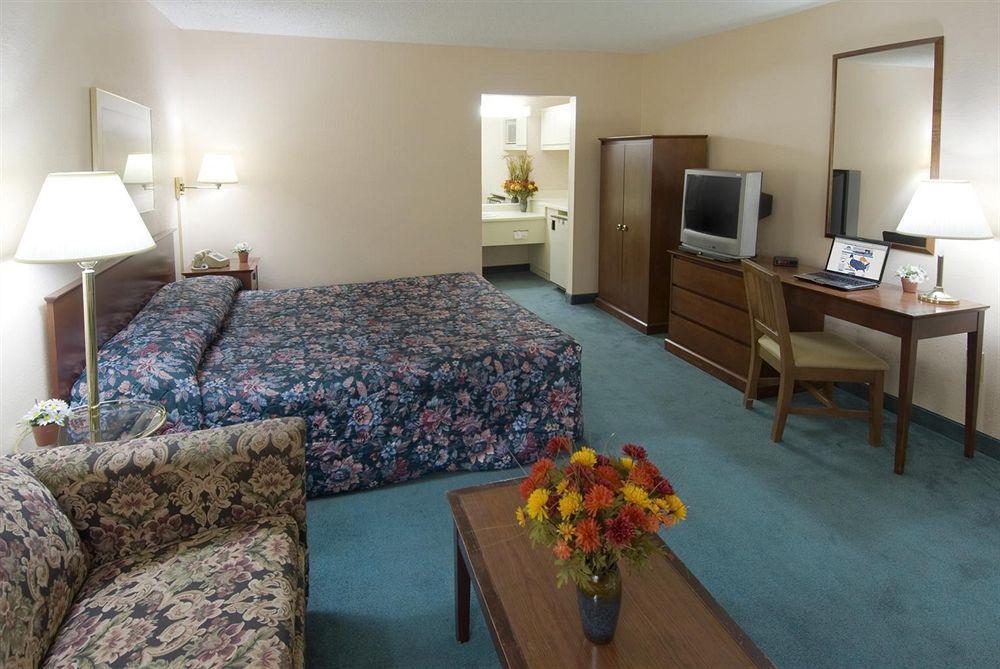 Americas Best Value Inn Stockbridge Phòng bức ảnh